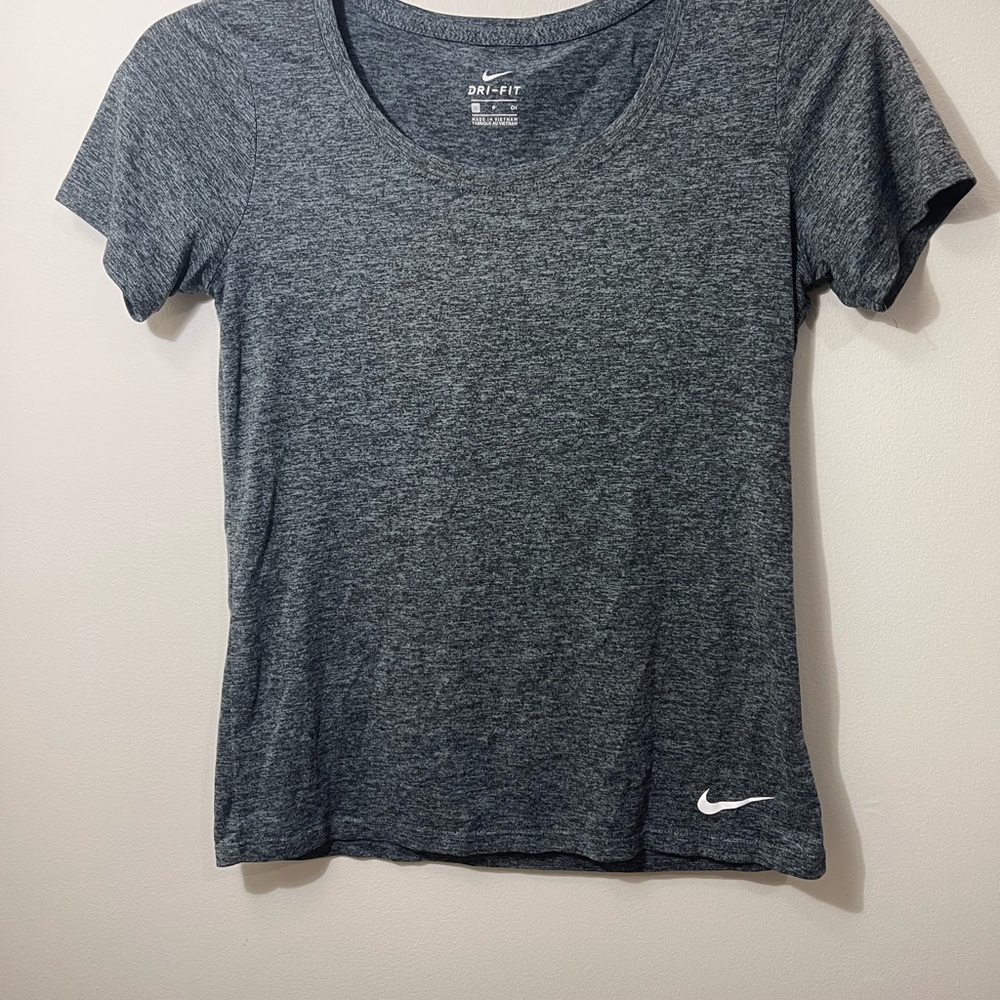 Nike Women's Heather Gray Short Sleeve Tee